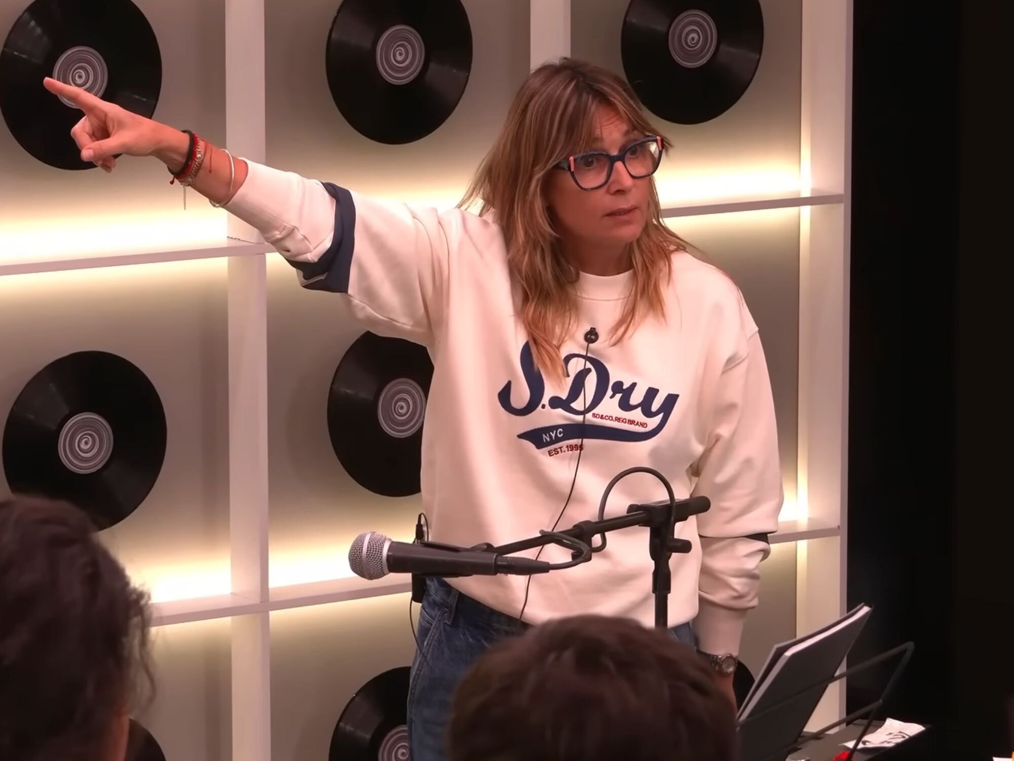 Noemí Galera señalando una cámara en 'OT 2025'