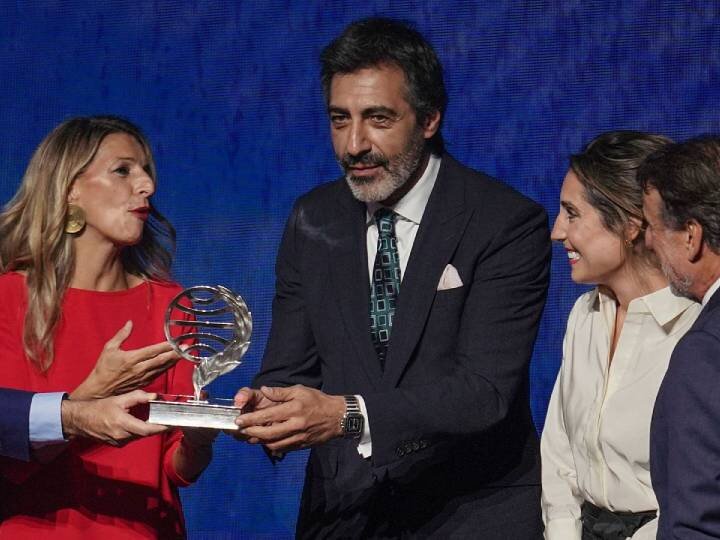 Juan del Val recoge el Premio Planeta 2025