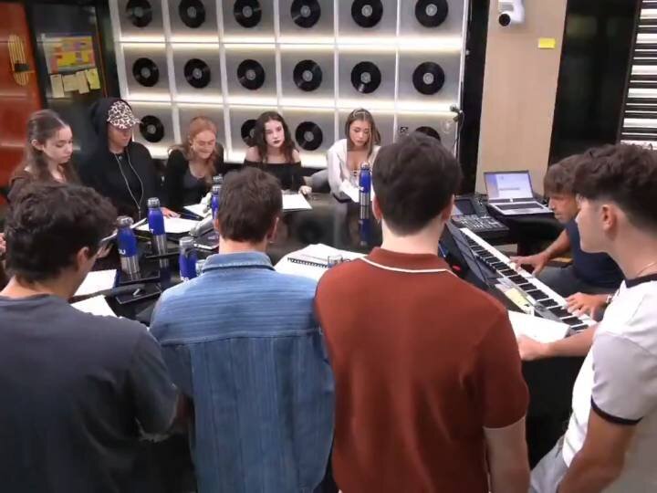 Los concursantes de 'OT 2025' ensayan "Mi nombre", la canción de Leire Martínez