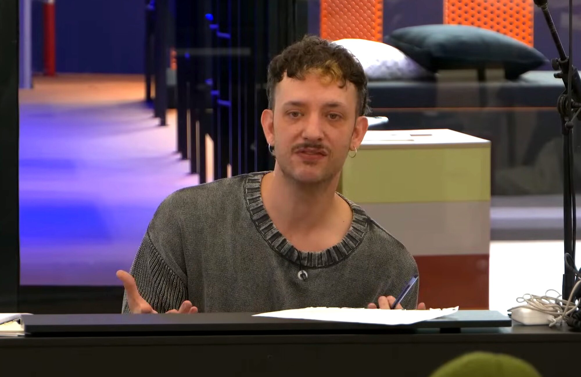 Vic Mirallas en la clase de composición del himno de 'OT 2025'