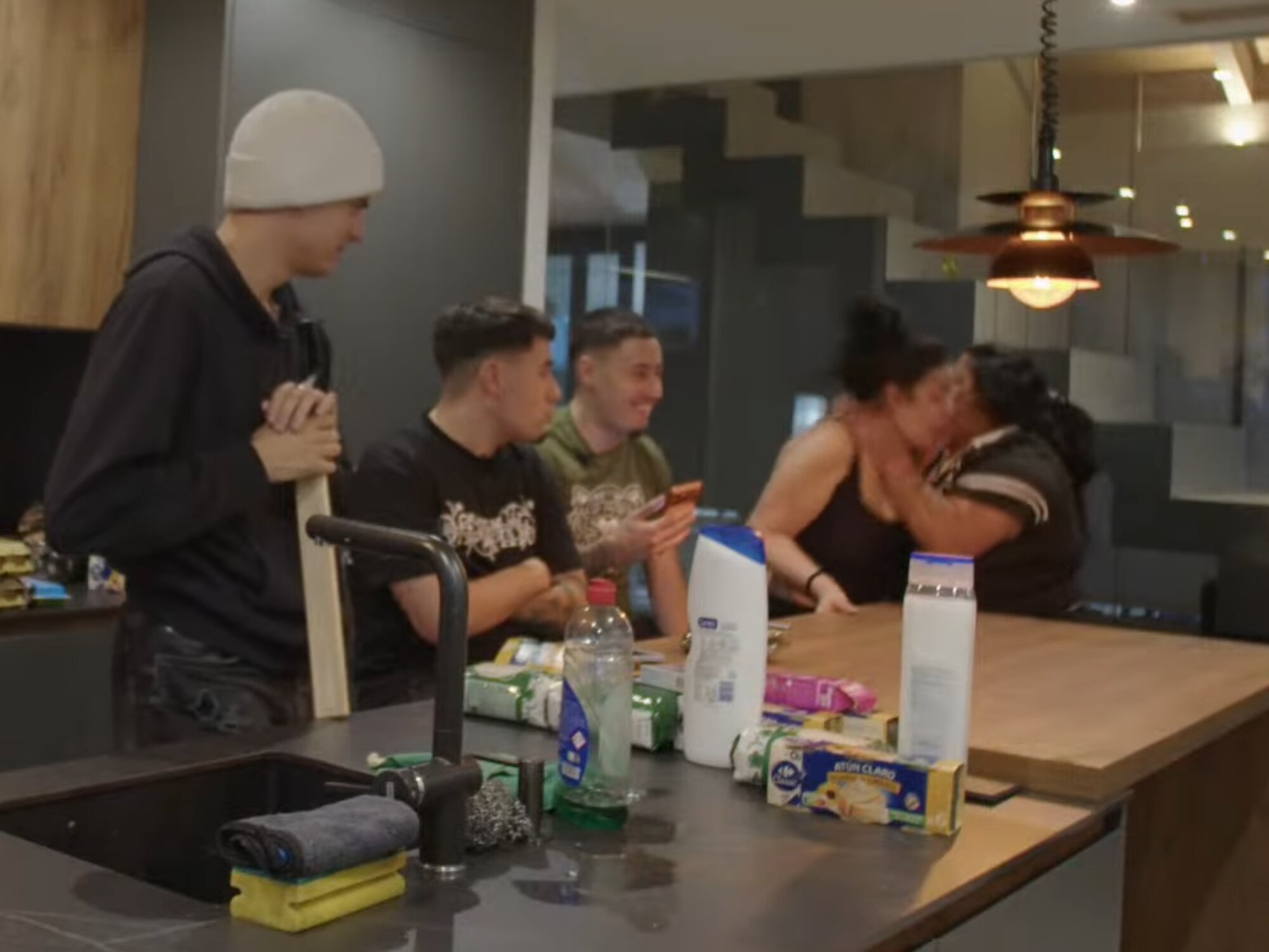 Falete agrediendo a Triana Marrash en &#39;La casa de los gemelos&#39;