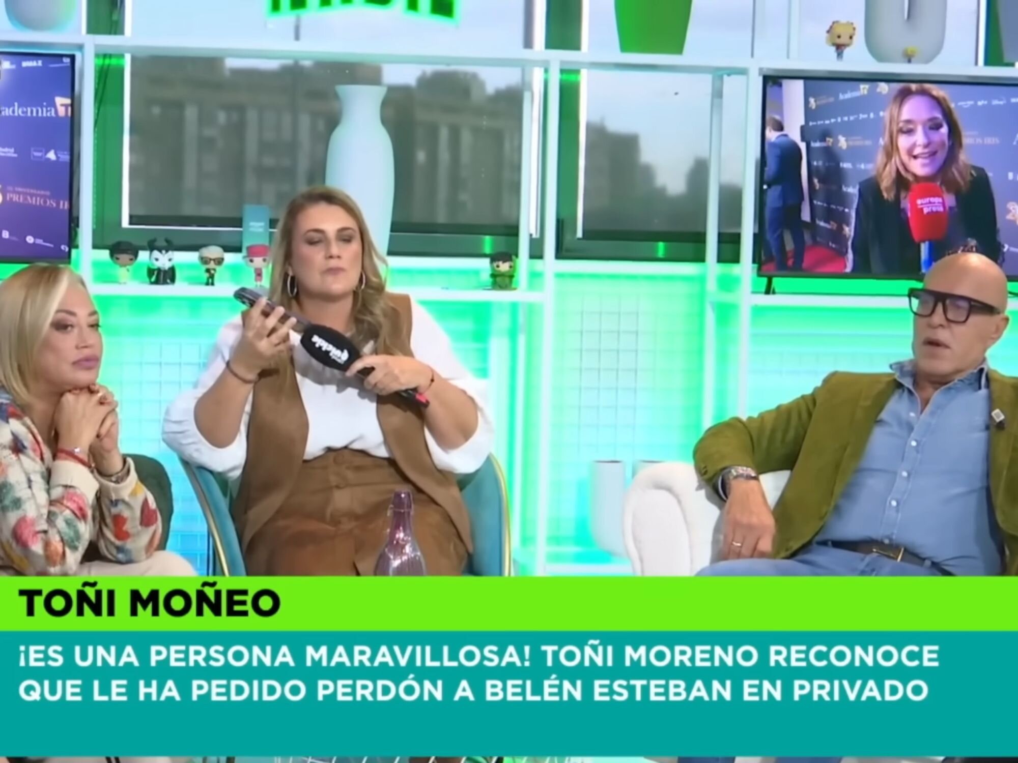 Belén Esteban, Carlota Corredera y Kiko Matamoros atendiendo a la llamada de Toñi Moreno en 'No somos nadie'