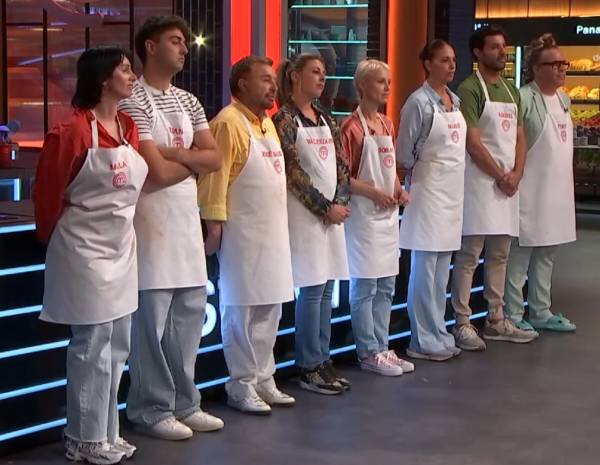Los aspirantes de 'MasterChef Celebrity 10' en el programa 8