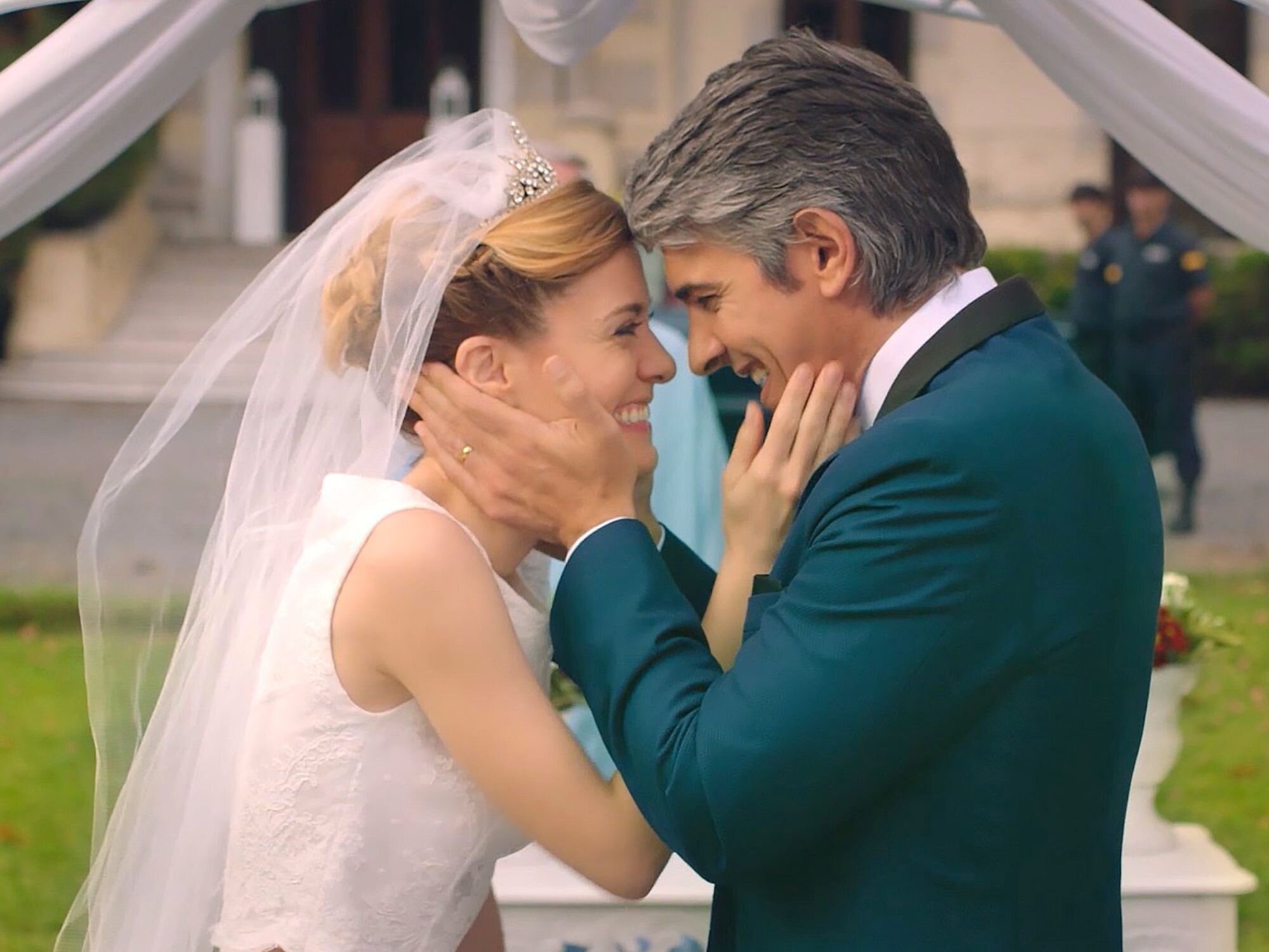 Alexandra Jiménez y Pablo Echarri en 'Atrapa a un ladrón' de Paramount Network