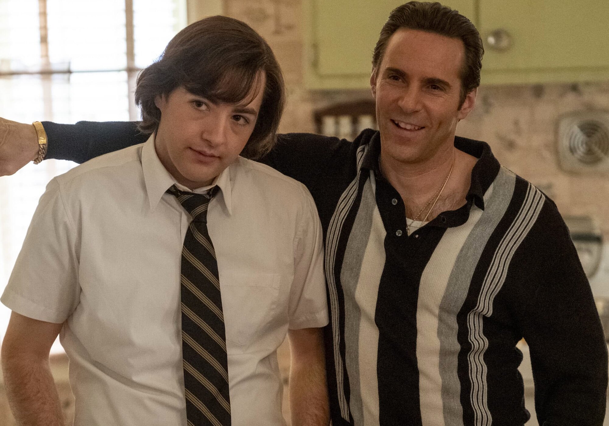 Michael Gandolfini y Alessandro Nivola en 'Santos criminales'