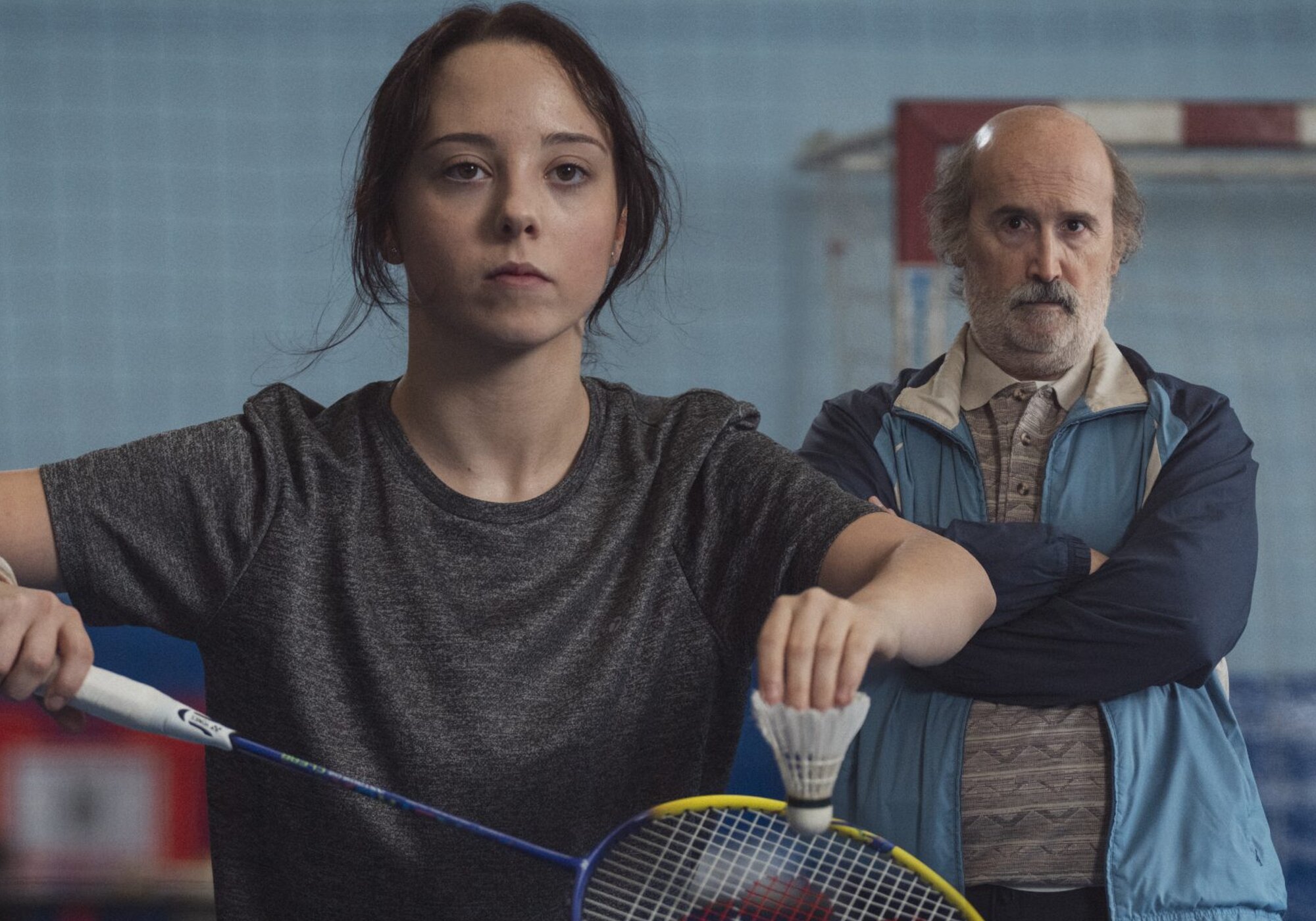 Carla Quílez y Javier Cámara van de polideportivo en polideportivo en 'Yakarta'