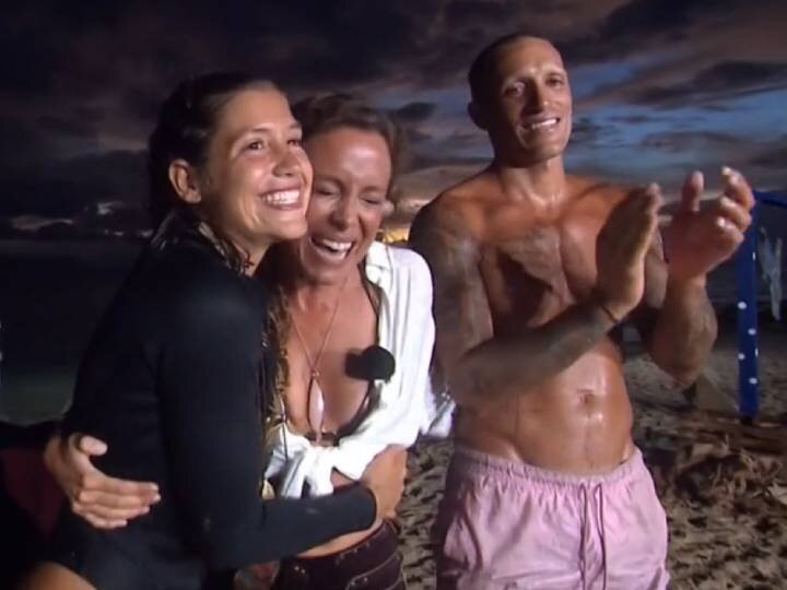 Miri celebra su victoria en la prueba de líder de 'Supervivientes All Stars 2025', junto a Laura Madrueño y Torres
