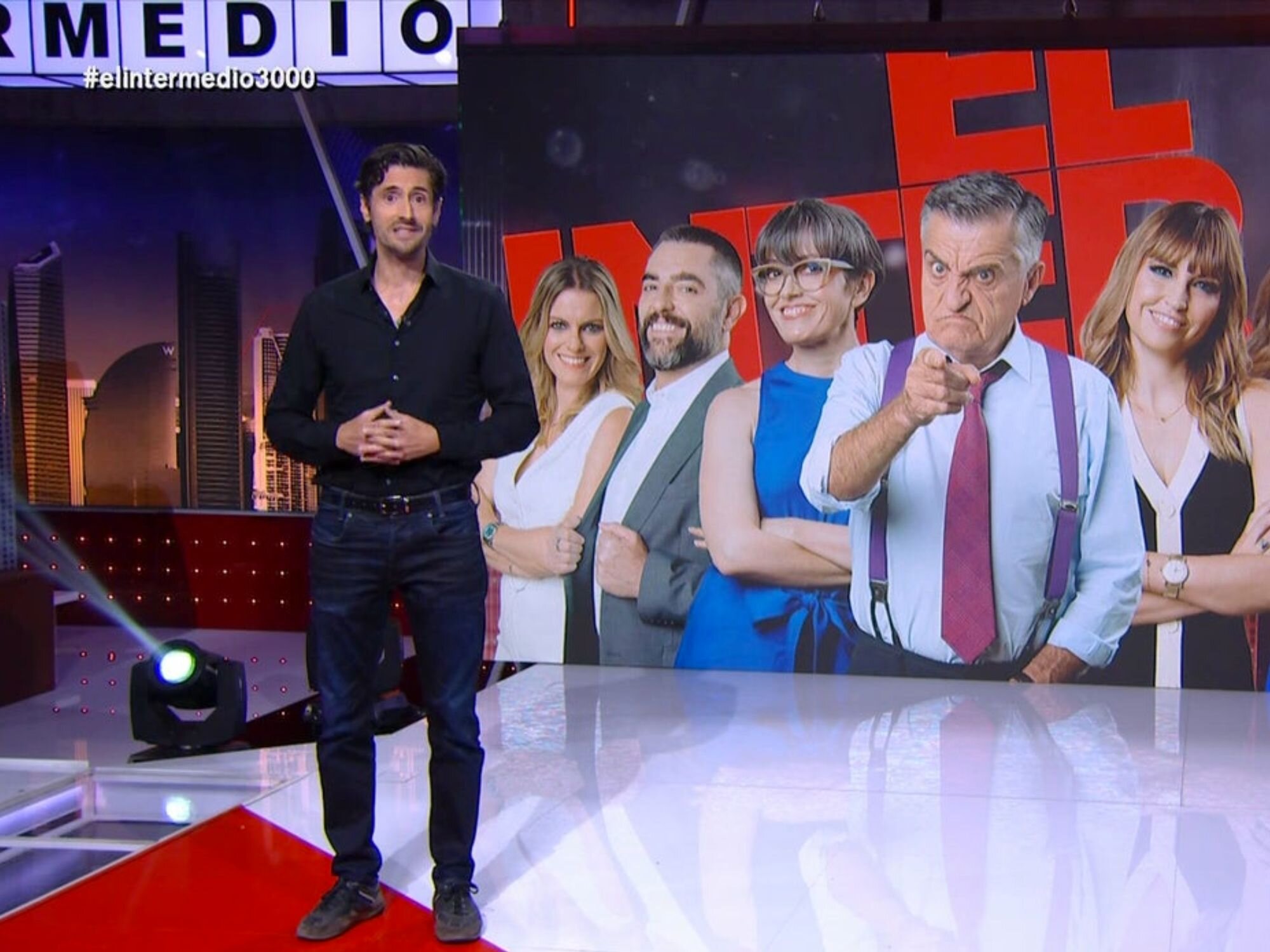 Juan Diego Botto haciendo su monólogo por los 3.000 programas de 'El intermedio'