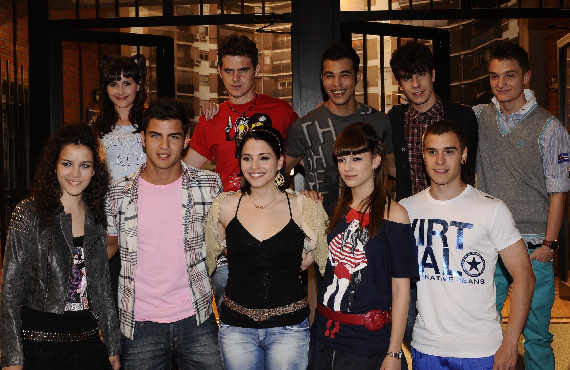 Parte del elenco de 'Física o química'