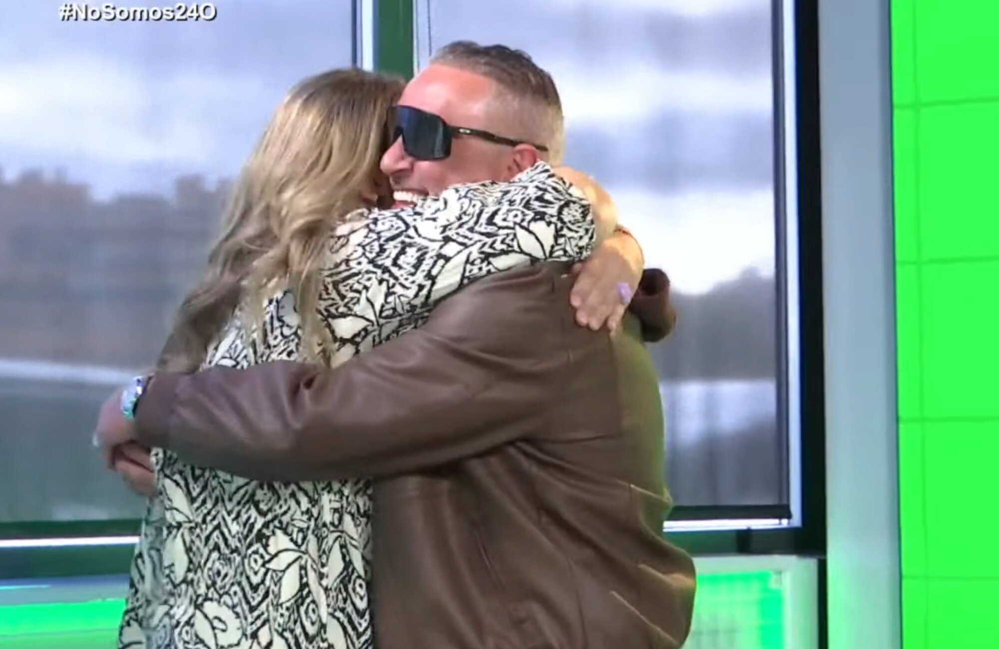 Kiko Hernández y Carlota Corredera se funden en un abrazo en 'No somos nadie'