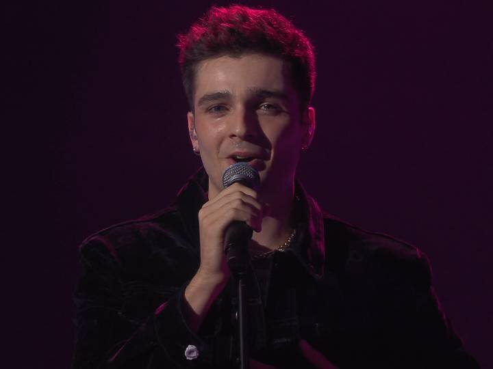 Max Navarro, emocionado en su actuación de la gala 6 de 'OT 2025'