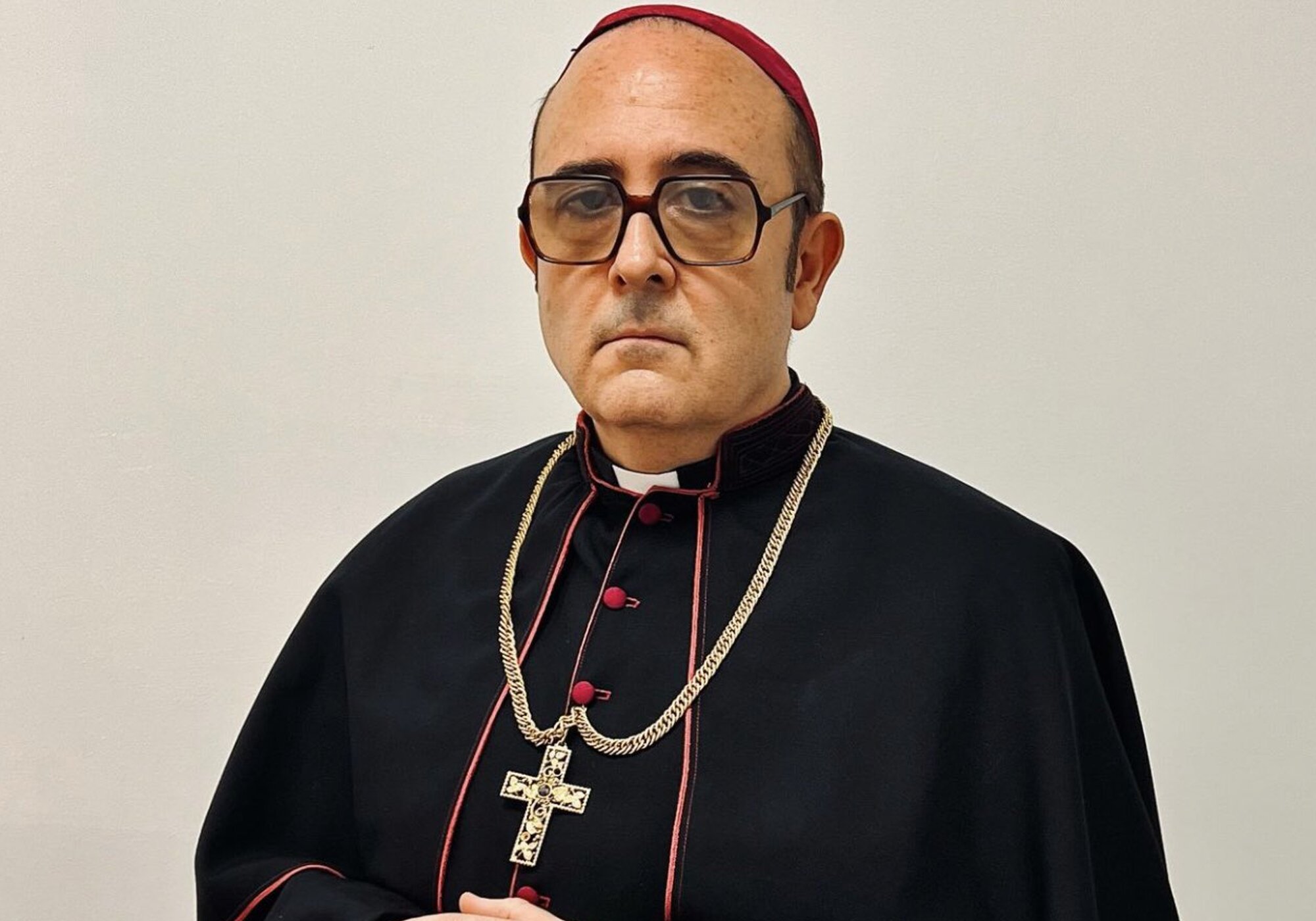 La apariencia de Carlos Areces para 'Por el amor de Dios'