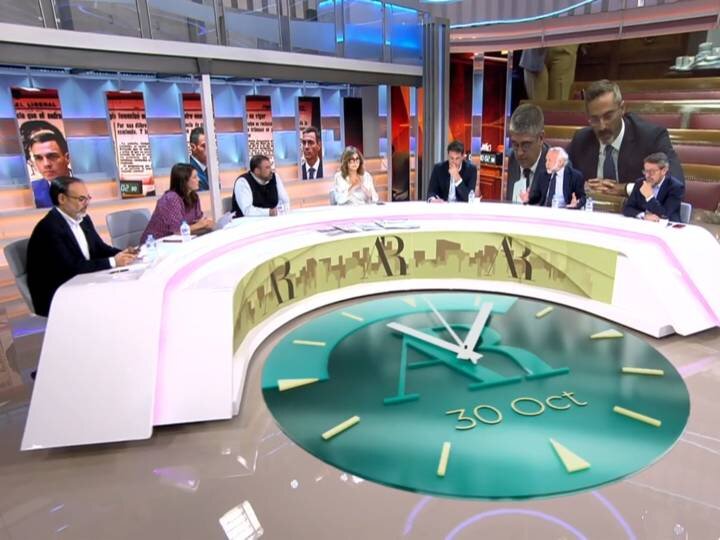 Ana Rosa Quintana y sus colaboradores en 'El programa de Ana Rosa'