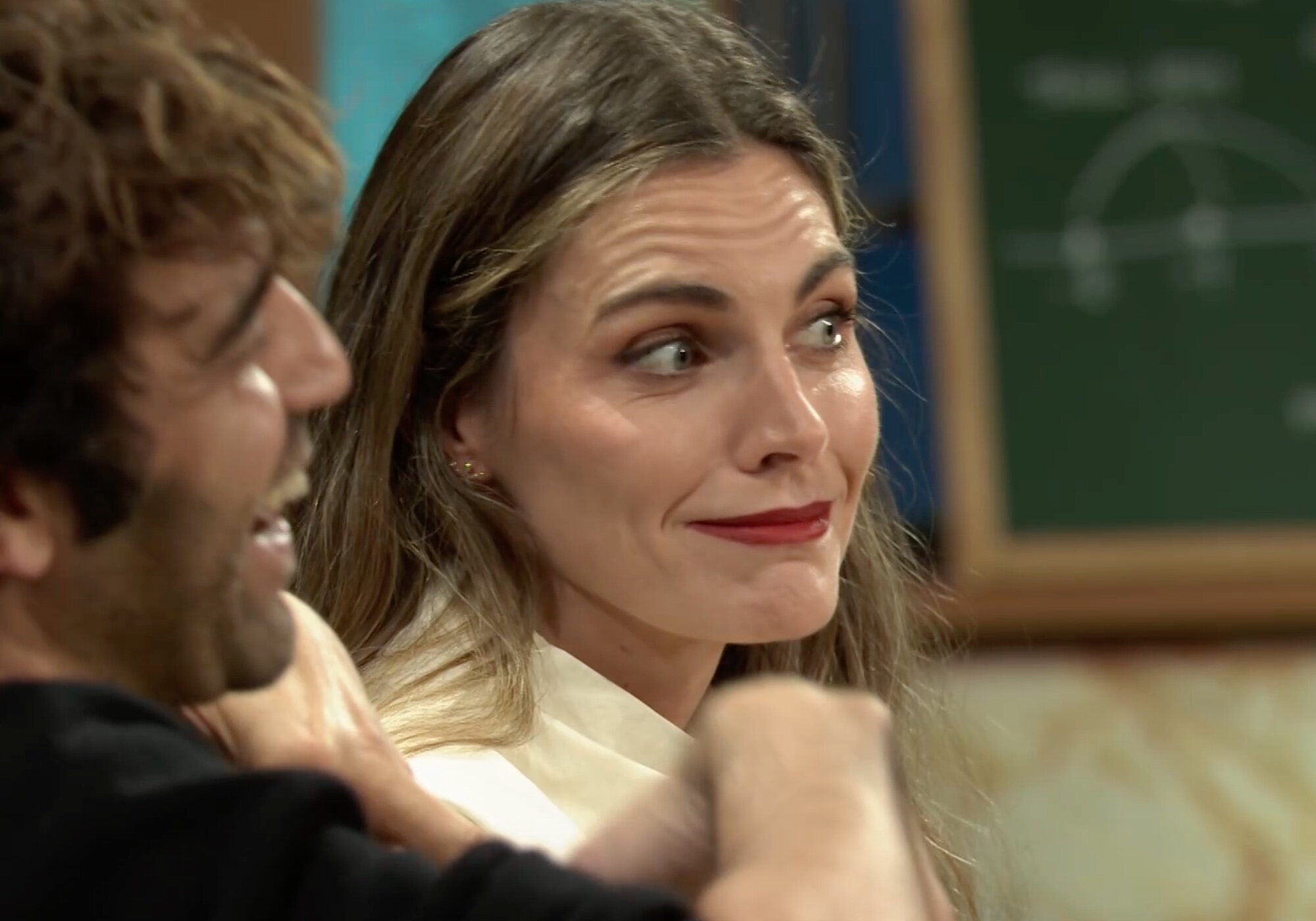 Amaia Salamanca, reaccionando a la anécdota en &#39;La revuelta&#39;