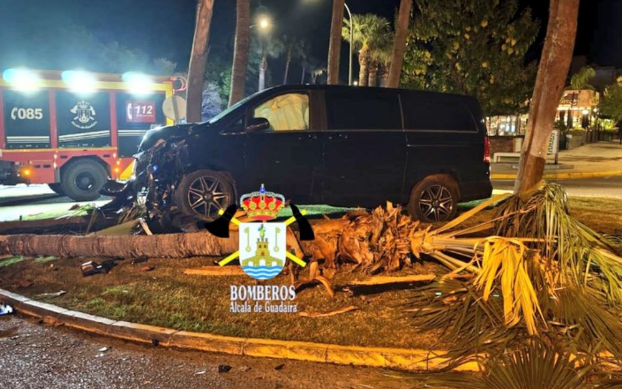 La furgoneta negra que conducía Cayetano Rivera en el momento del accidente