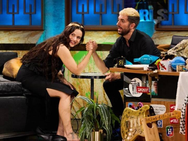 Rosalía y David Broncano echan un pulso en 'La revuelta'