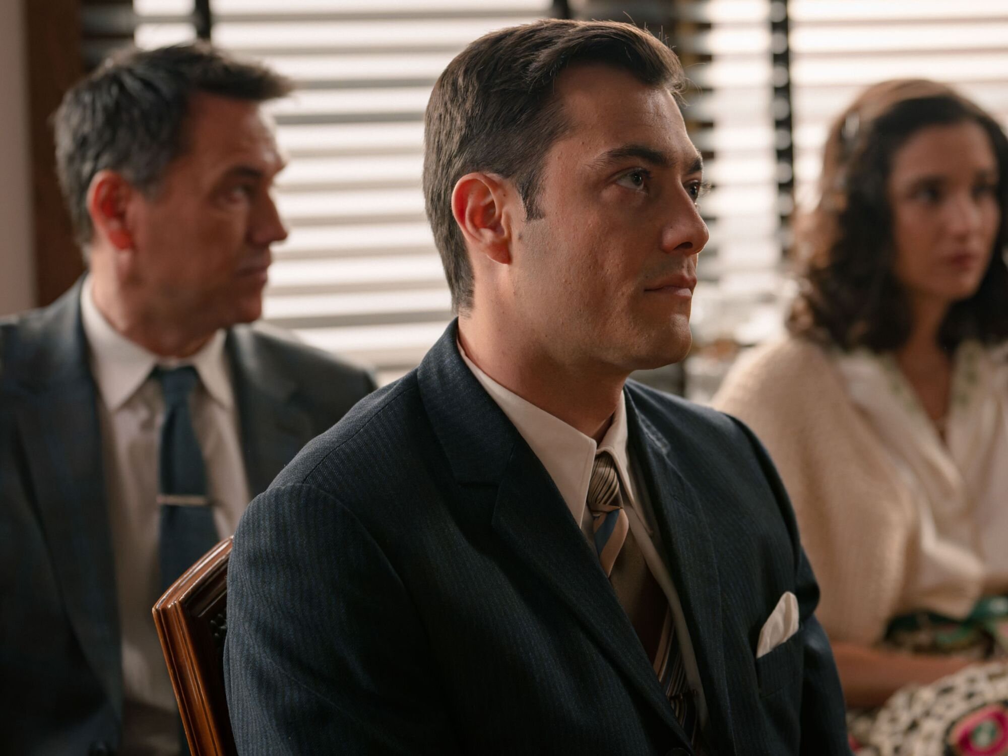 Tasio atendiendo a la reunión de la junta en &#39;Sueños de libertad&#39;