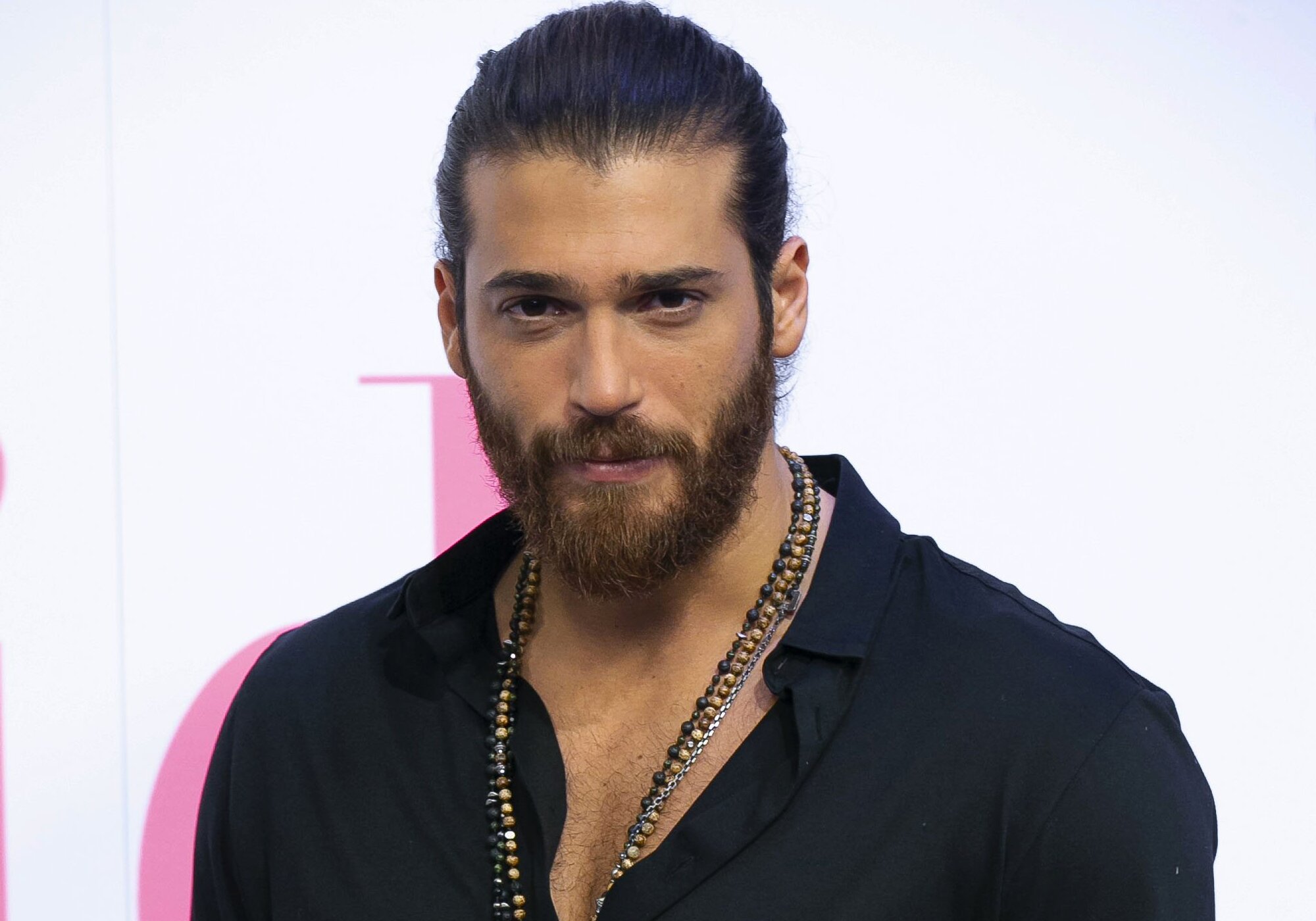 Can Yaman intentará recalar en España tras el éxito de sus series turcas
