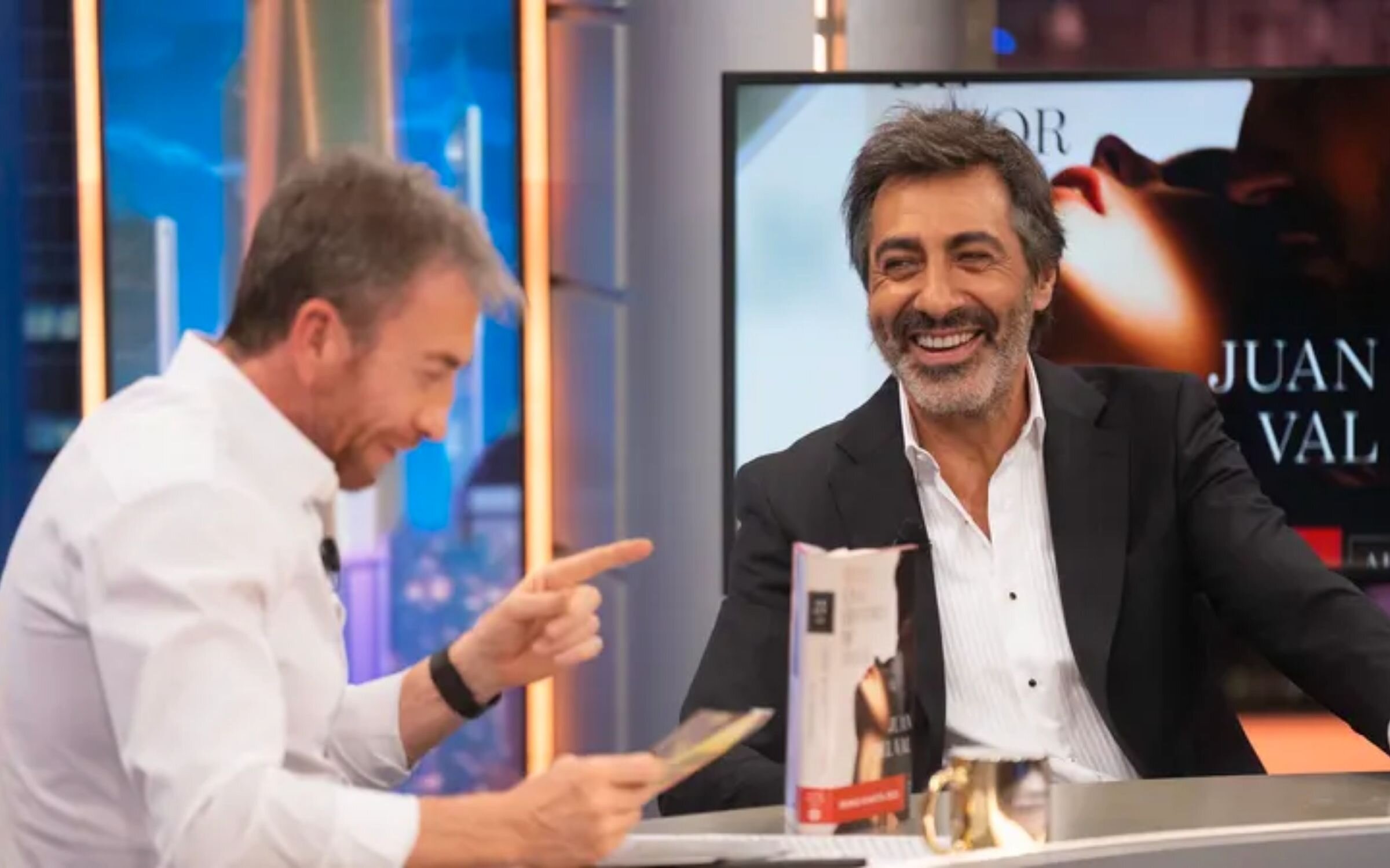 Juan del Val junto a Pablo Motos en 'El hormiguero'