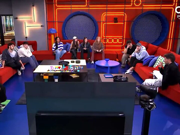  Los concursante de 'OT 2025' escuchan la charla e Ricky Merino