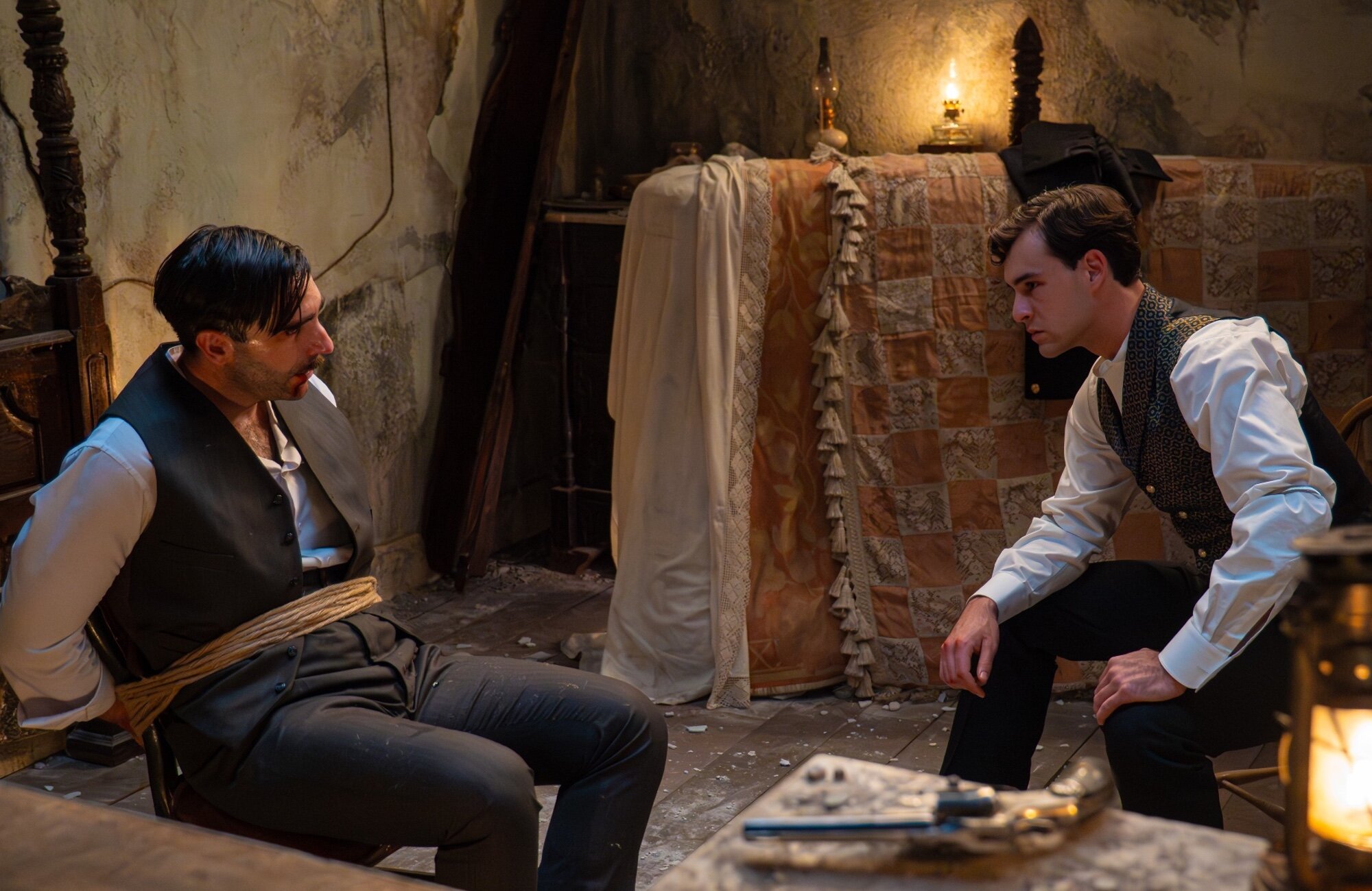 Curro secuestra a Lorenzo en 'La promea'