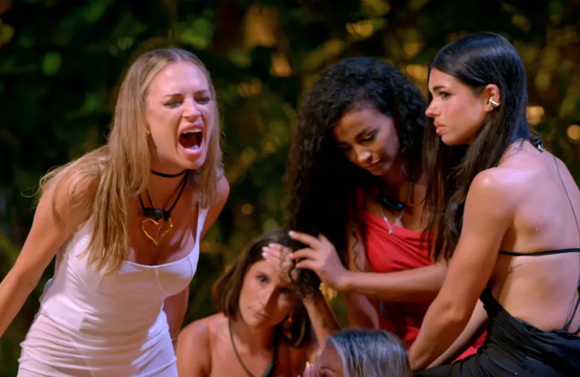 Almudena grita tras ver las imágenes de Darío en 'La isla de las tentaciones'