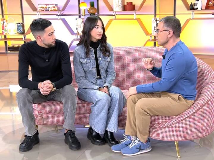 Jorge Javier junto a algunos de sus invitados de 'El diario de Jorge'