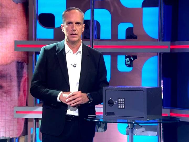 Santi Acosta en el plató de 'El precio de'