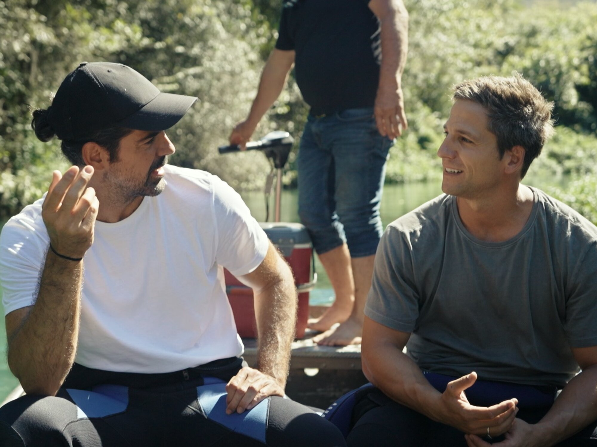 Miguel Ángel Muñoz y Gotzon Mantuliz, en 'Cazadores de imágenes'