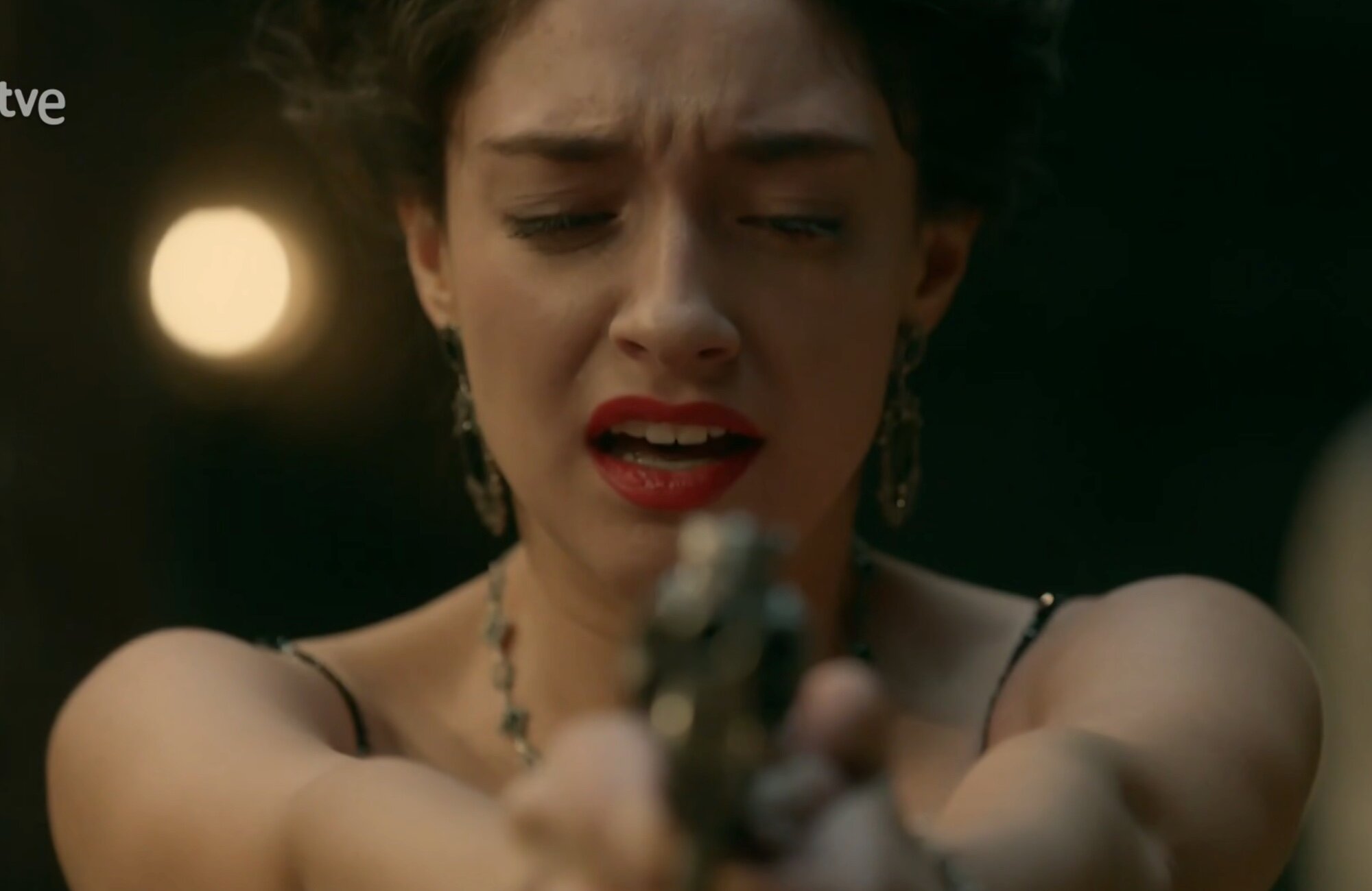 Ángela dispara a Lorenzo en 'La promesa'