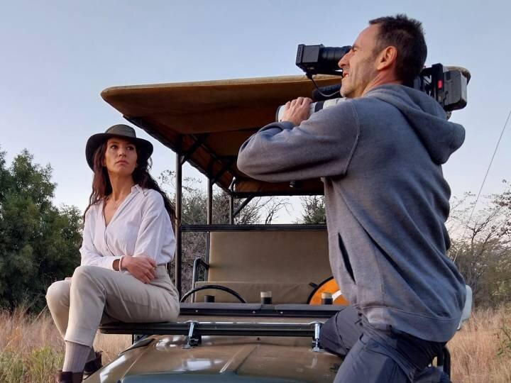 El equipo de 'Dra. Fabiola Jones', con Fabiola Quesada al frente, durante el rodaje