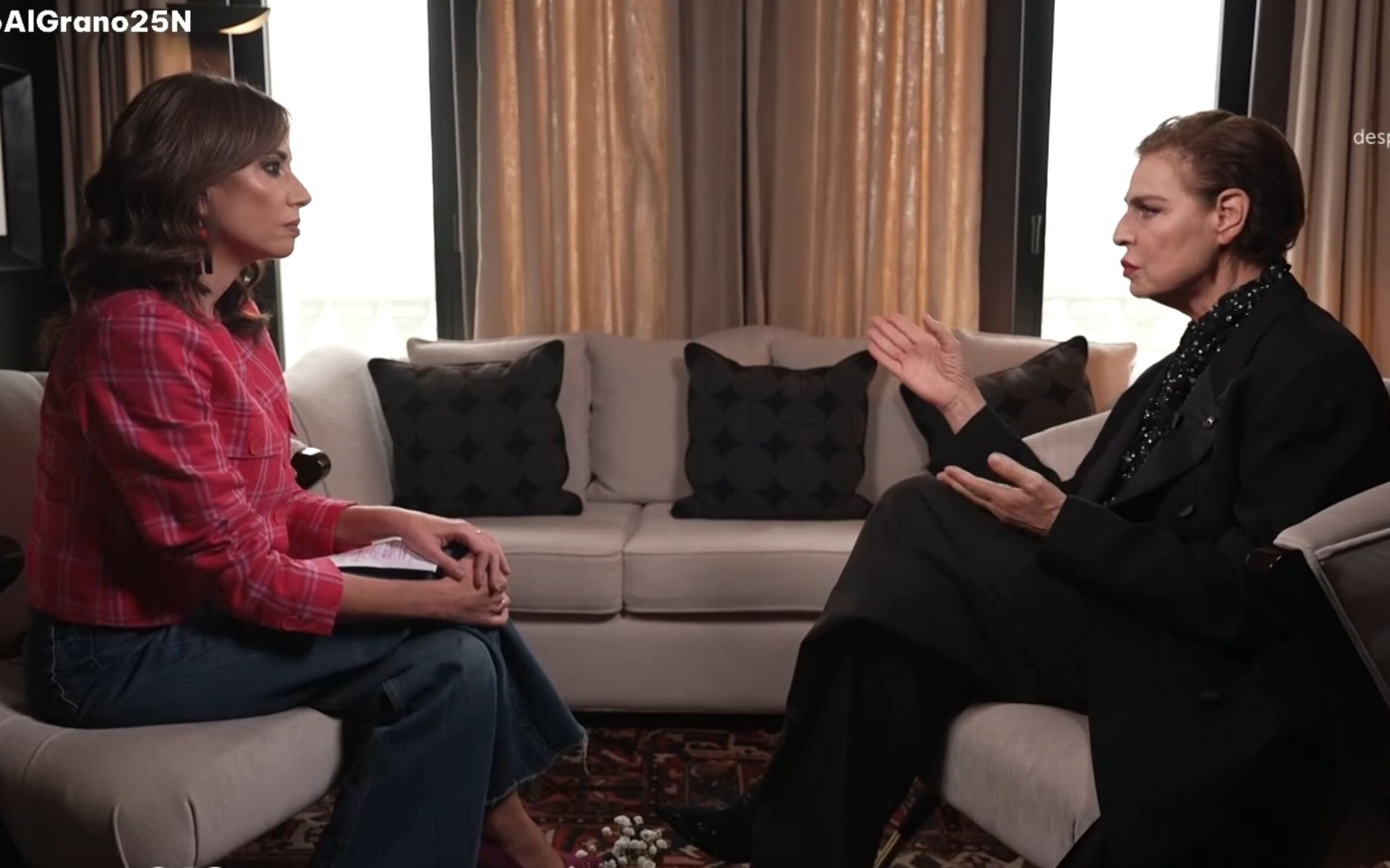 Antonia Dell'Atte junto a Marta Flich en su entrevista en 'Directo al grano'