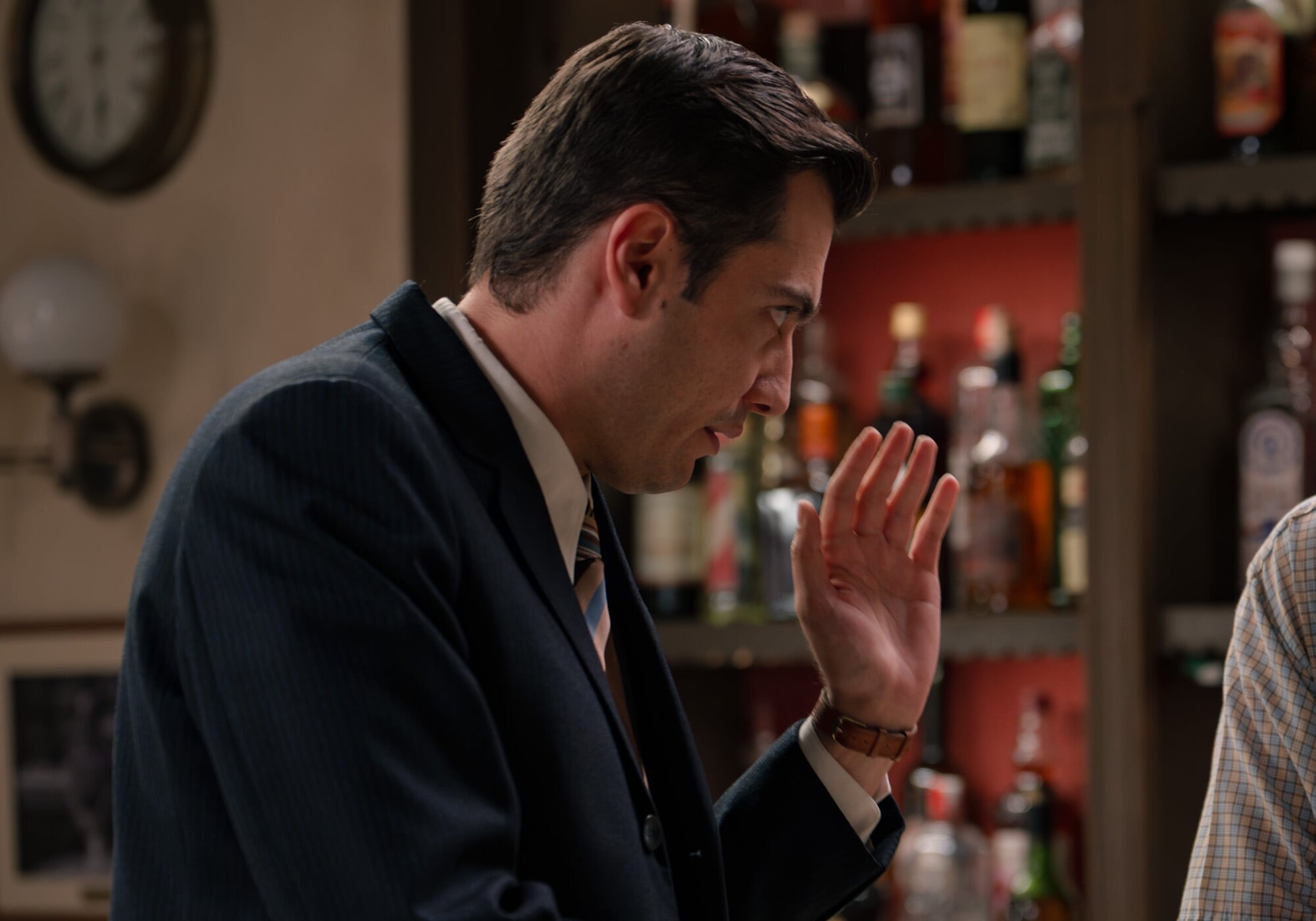 Tasio, en la barra del bar de 'Sueños de libertad'