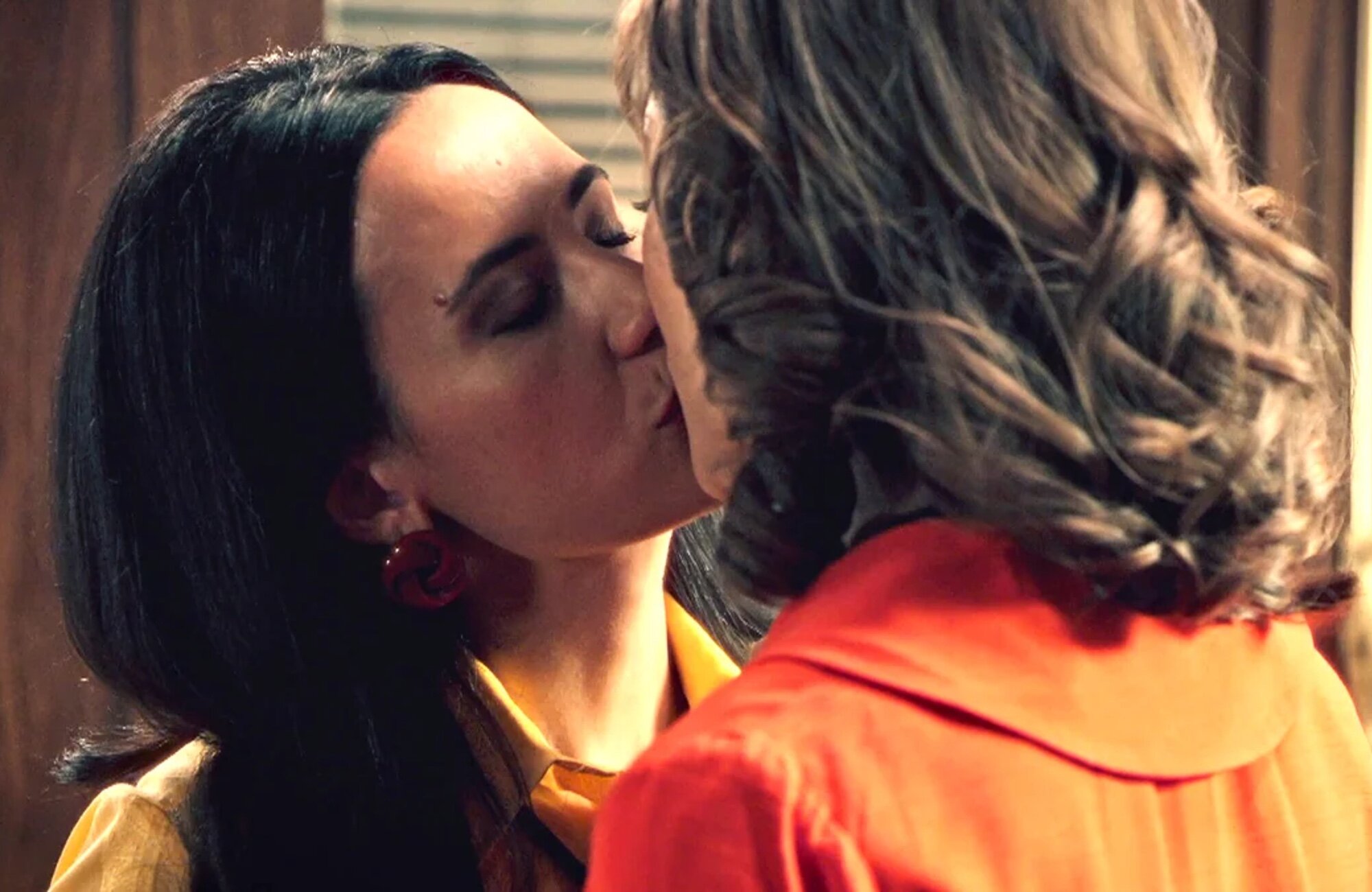Cloe besa a Marta en 'Sueños de libertad'