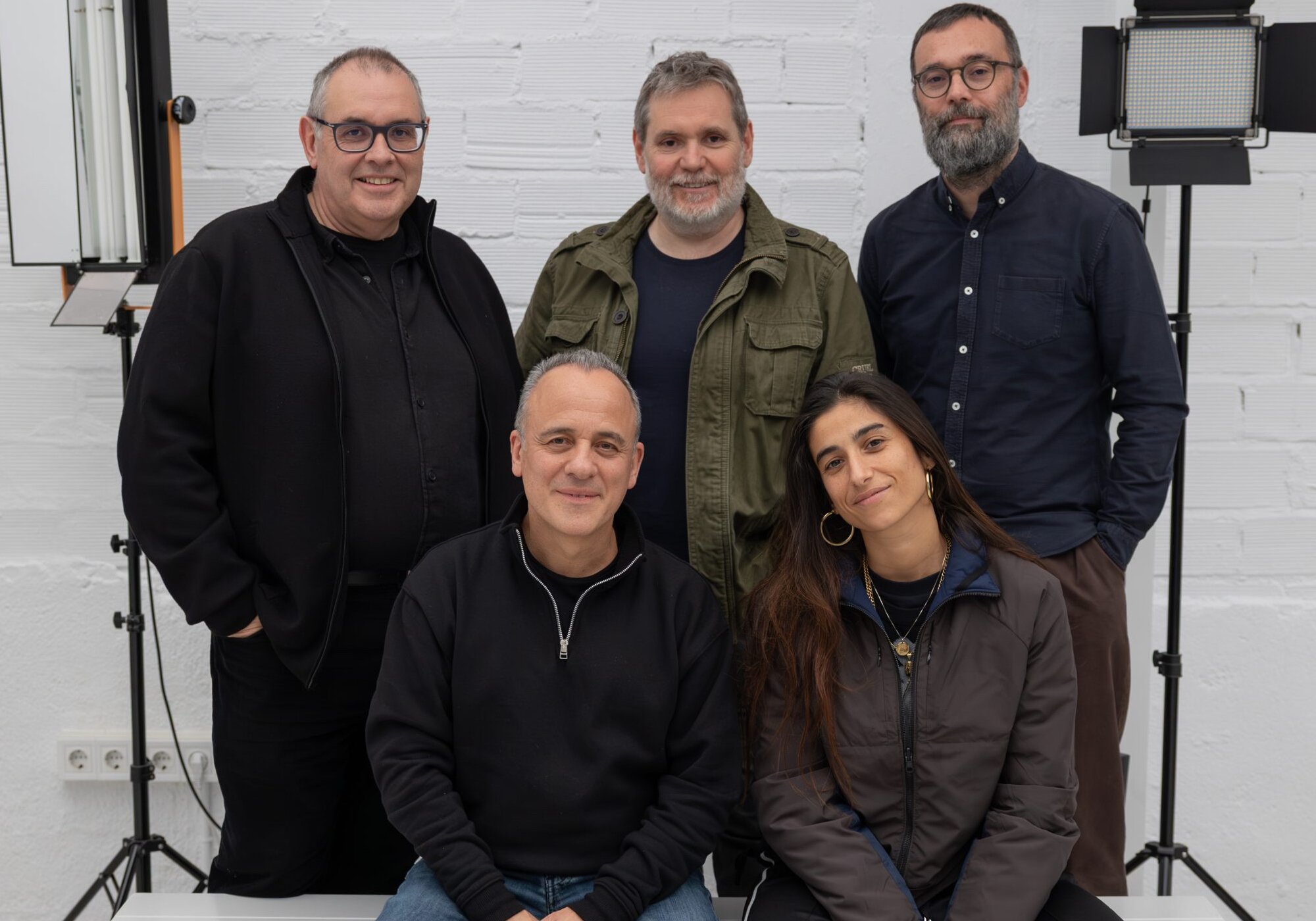 Pepe Coira, Jorge Coira y Fran Araújo junto a Javier Gutiérrez y Carolina Yuste