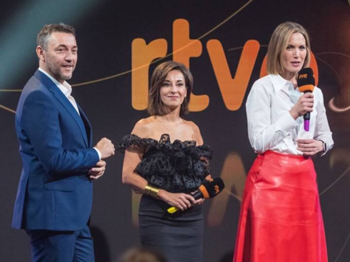 Los presentadores de 'Mañaneros 360' y 'La hora de La 1' en la presentación de la temporada 2025/26 de RTVE