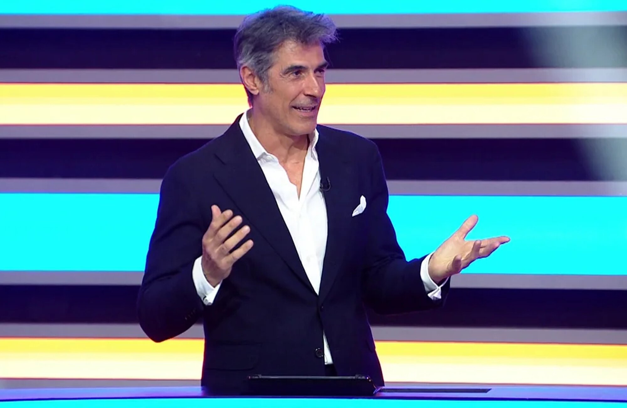 Jorge Fernández presenta 'La ruleta de la suerte noche'