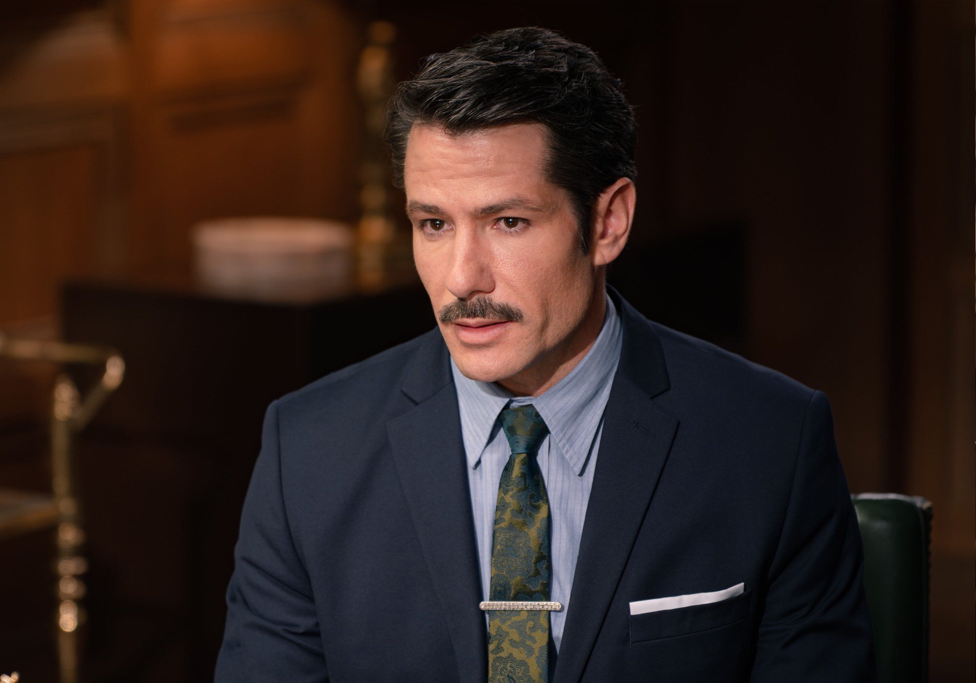 Pelayo, teniendo una conversación con Damián en este capítulo de 'Sueños de libertad'