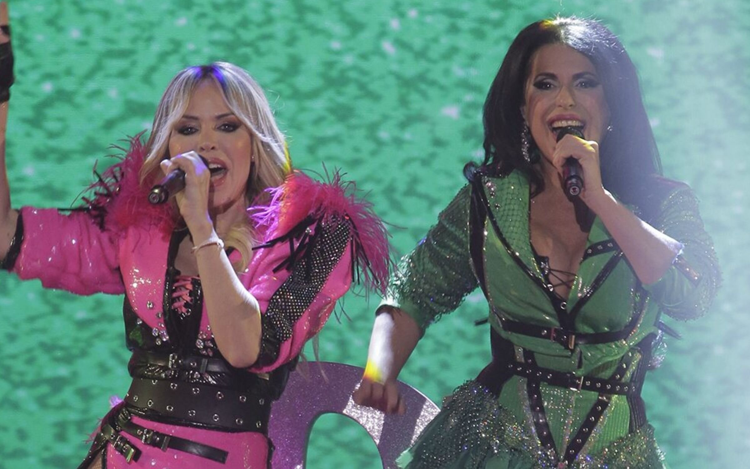 Sonia y Selena actuando en el Benidorm Fest 2025