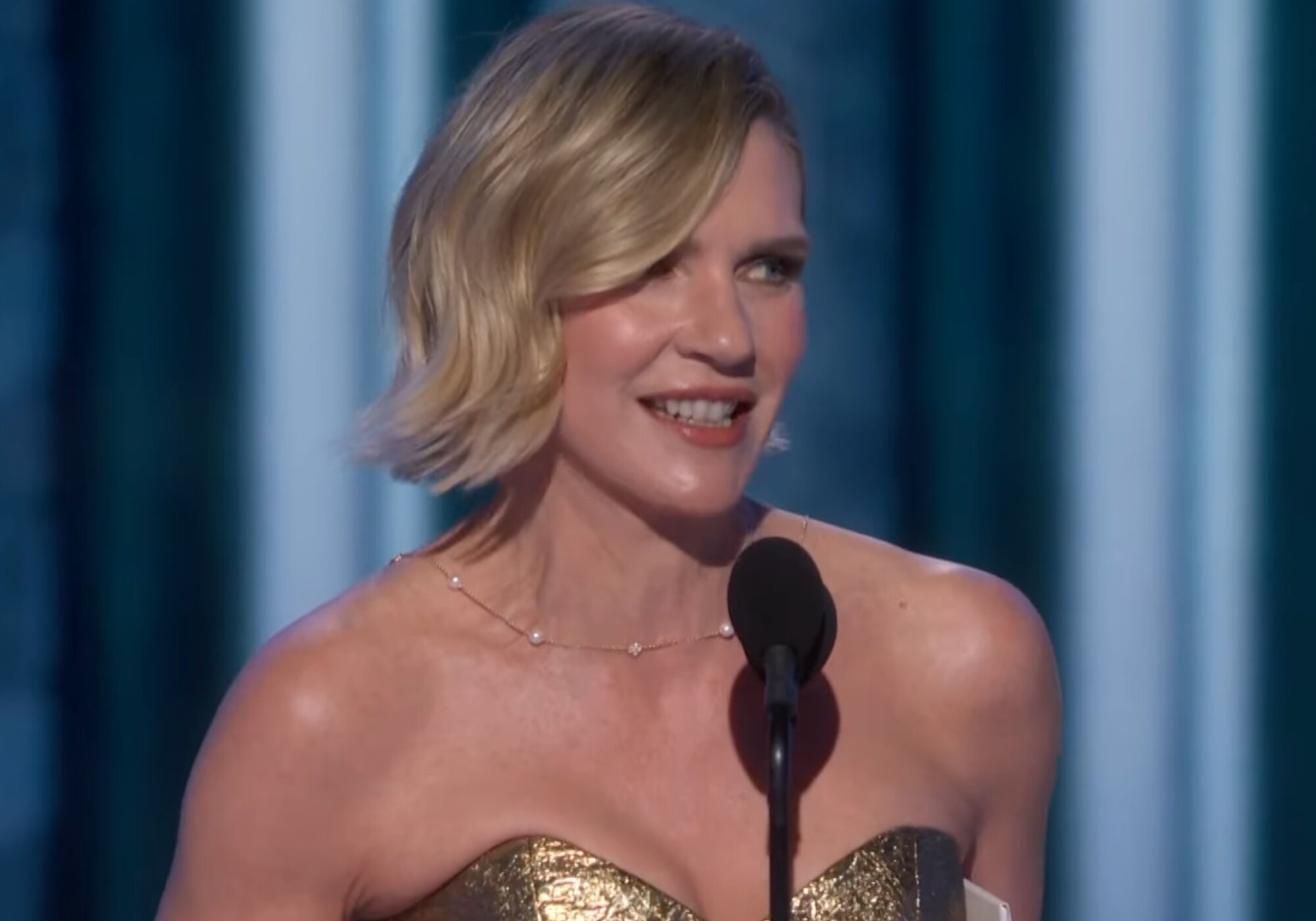 Rhea Seehorn, reconocida como mejor actriz por 'Pluribus'