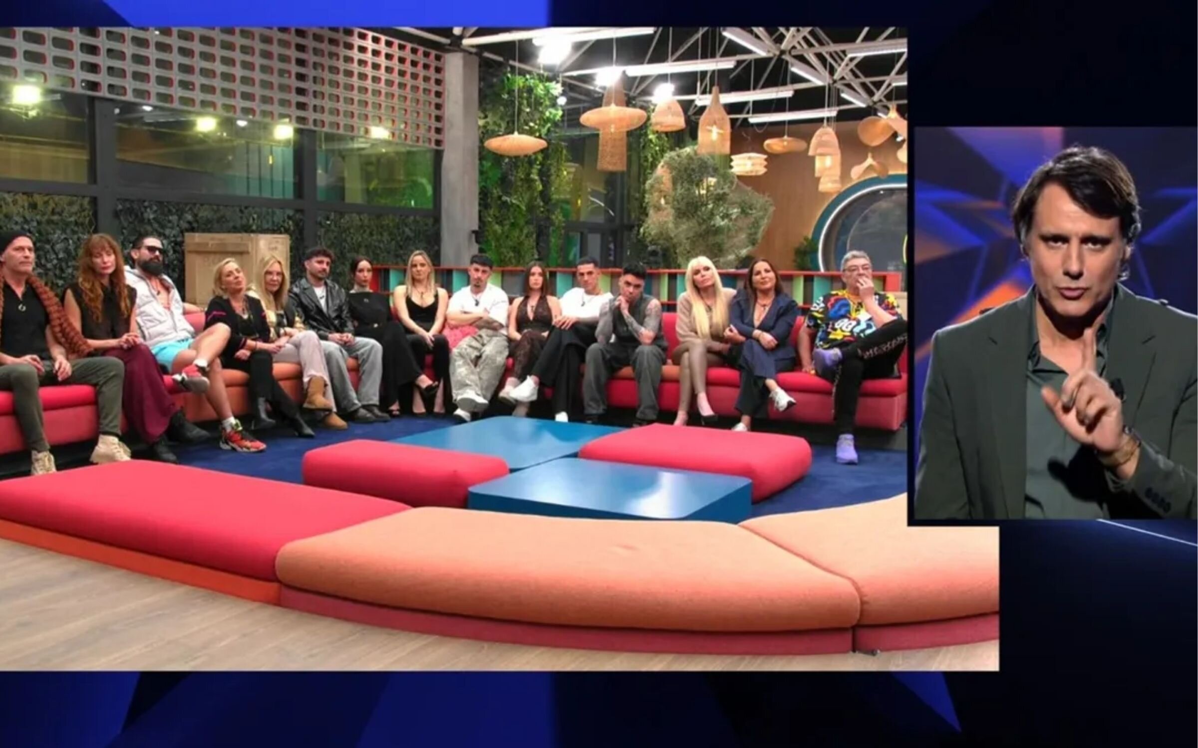 Ion Aramendi y los concursantes durante la gala de 'GH Dúo 4'