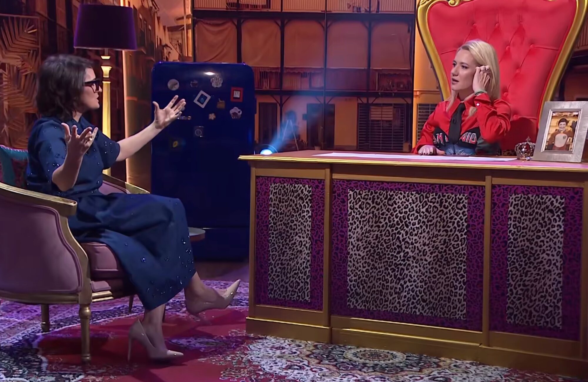 Silvia Abril habla con Henar Álvarez en 'Al cielo con ella'