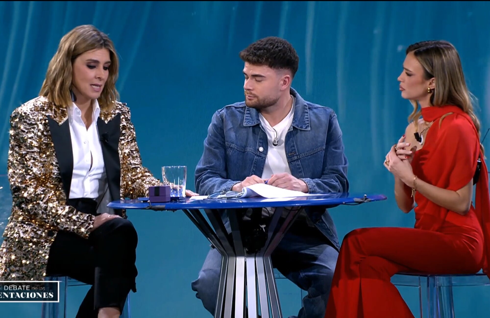 Sandra Barneda junto a Darío y Almudena en 'El debate final de las tentaciones'