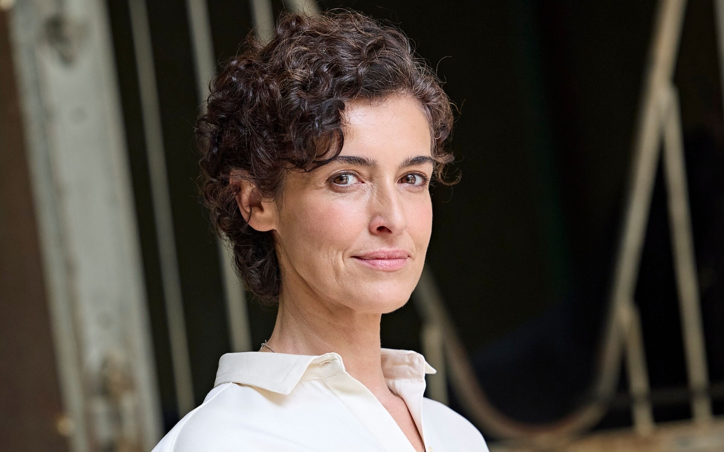 Blanca Romero como la teniente Alicia en 'Pura Sangre'