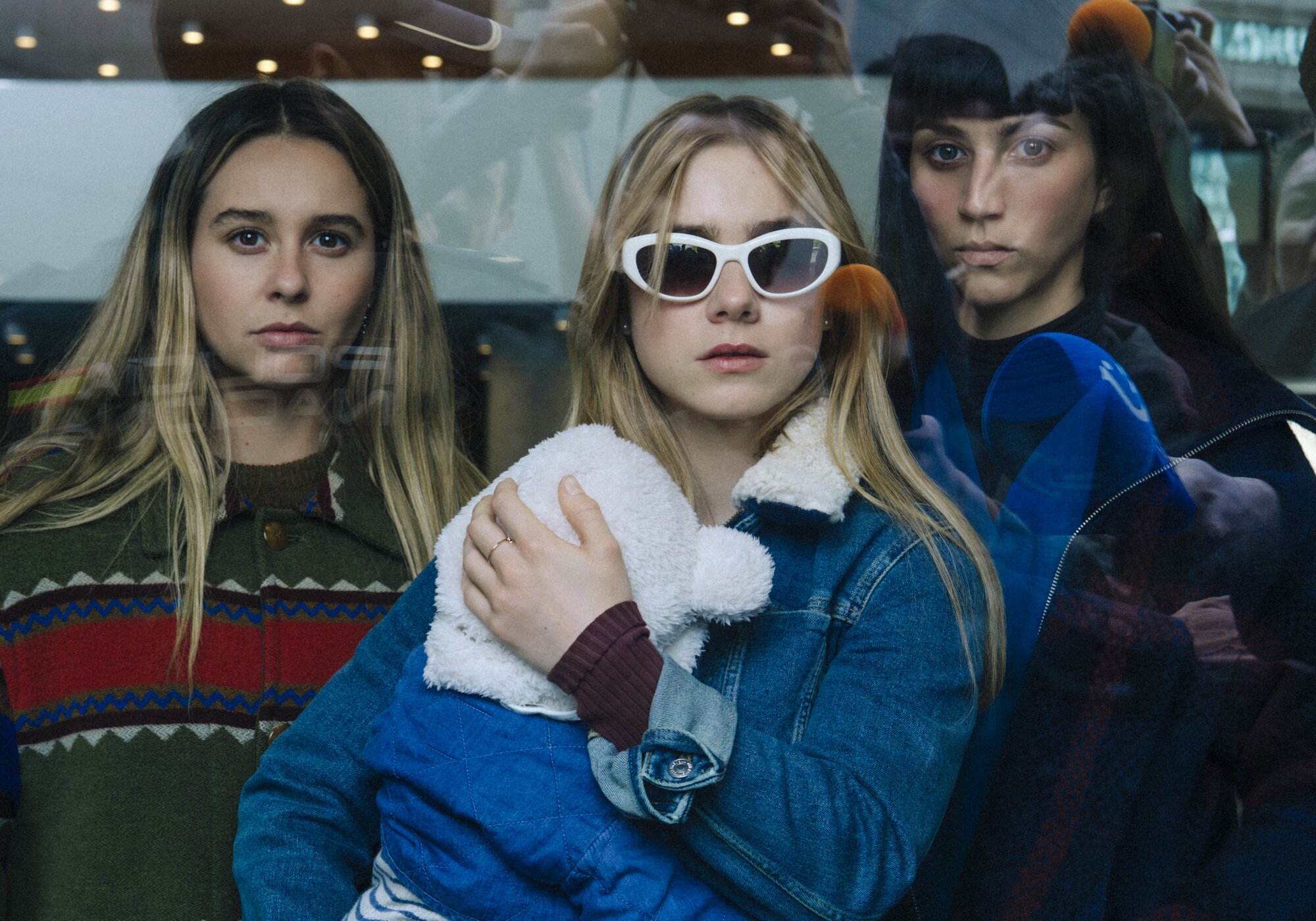 Paula Usero, Clara Galle y Claudia Salas en 'Esa noche'