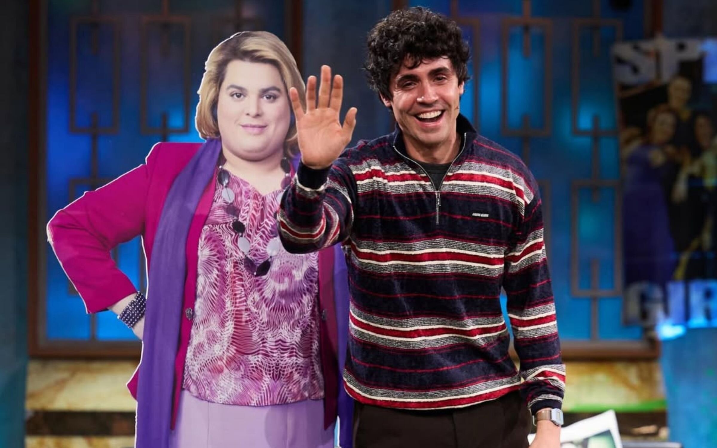 Javier Ambrossi junto a Paquita Salas en 'La revuelta'