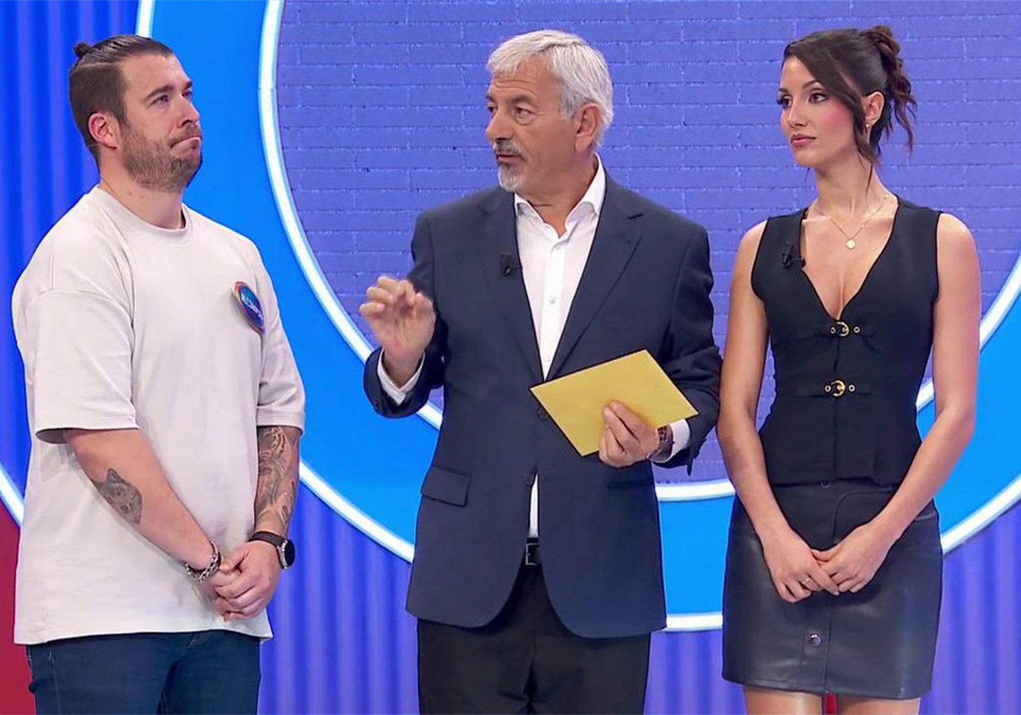 El jugador y los presentadores de 'El precio justo'