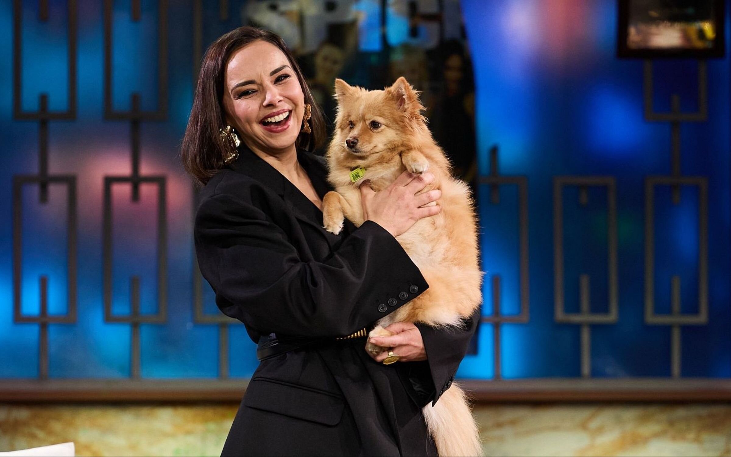 Chenoa junto a su perrita Cloe en 'La revuelta'