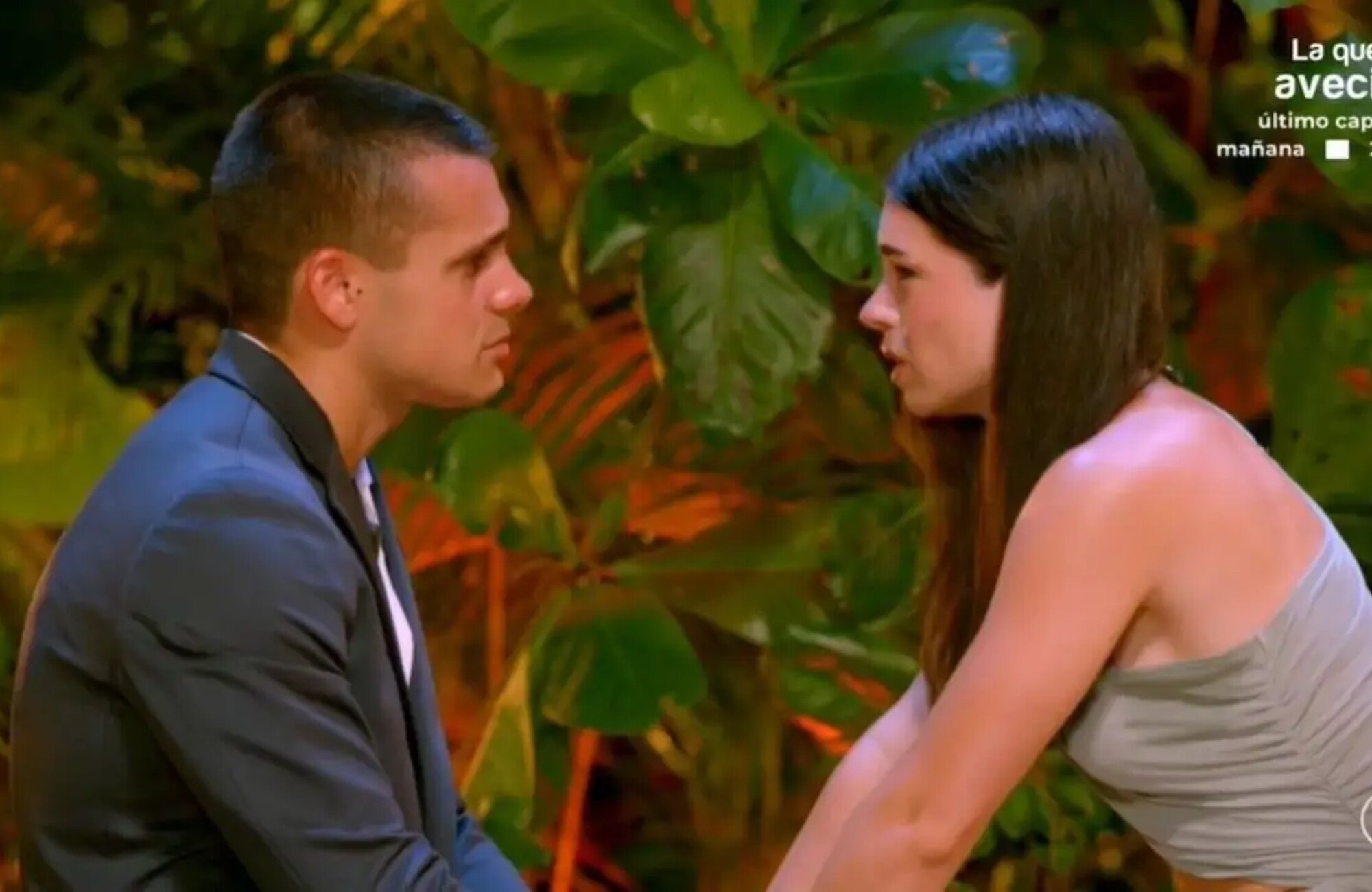 Rodri y Helena en su hoguera de confrontación de 'La isla de las tentaciones 9'