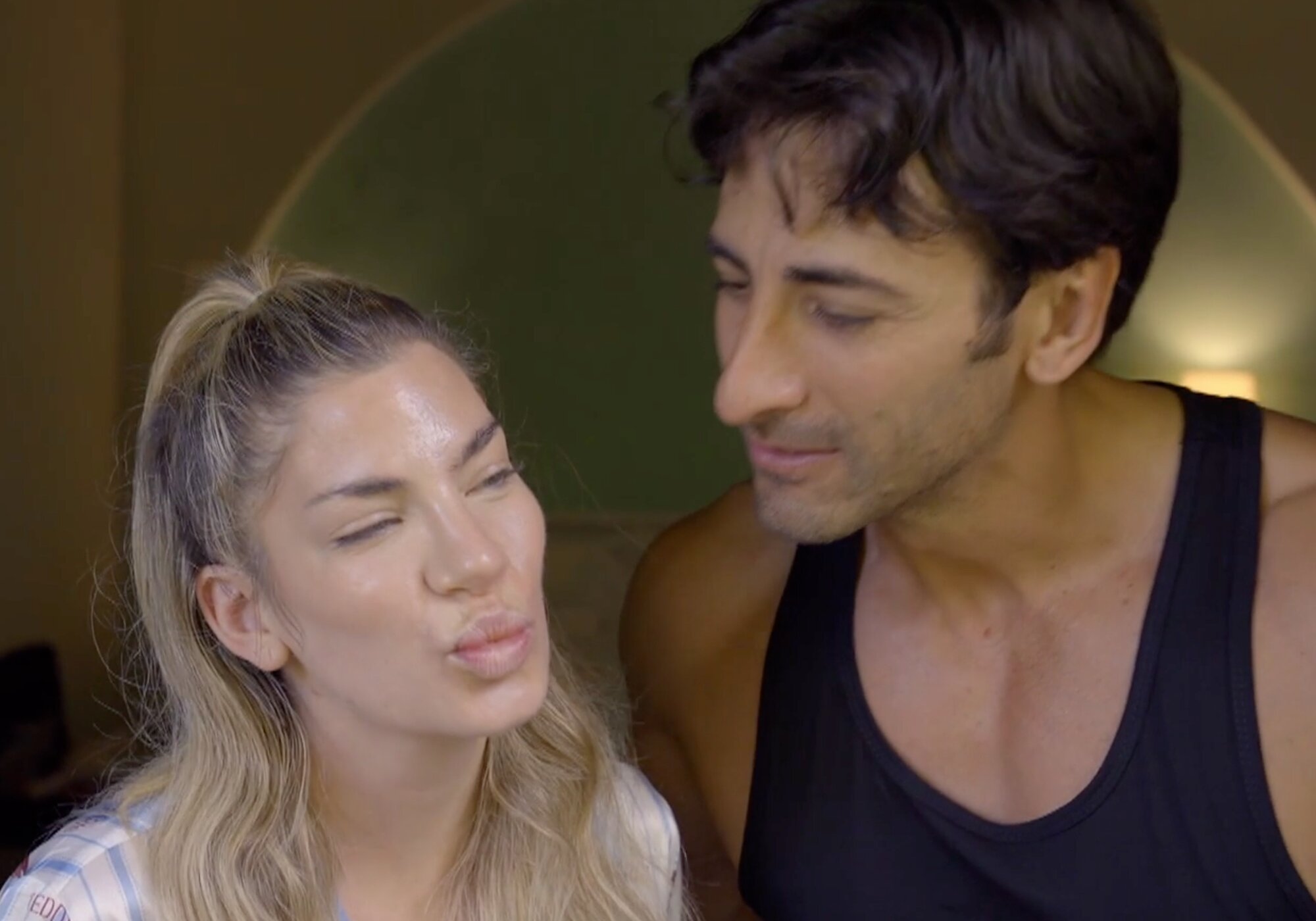 Estefanía no le da dos besos de primeras a Stefan en 'Casados a primera vista'